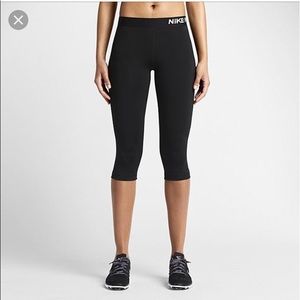 women’s nike pro crop leggings
